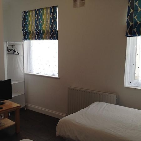 Repton Private Hotel Romford Esterno foto