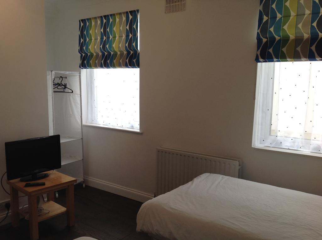 Repton Private Hotel Romford Esterno foto